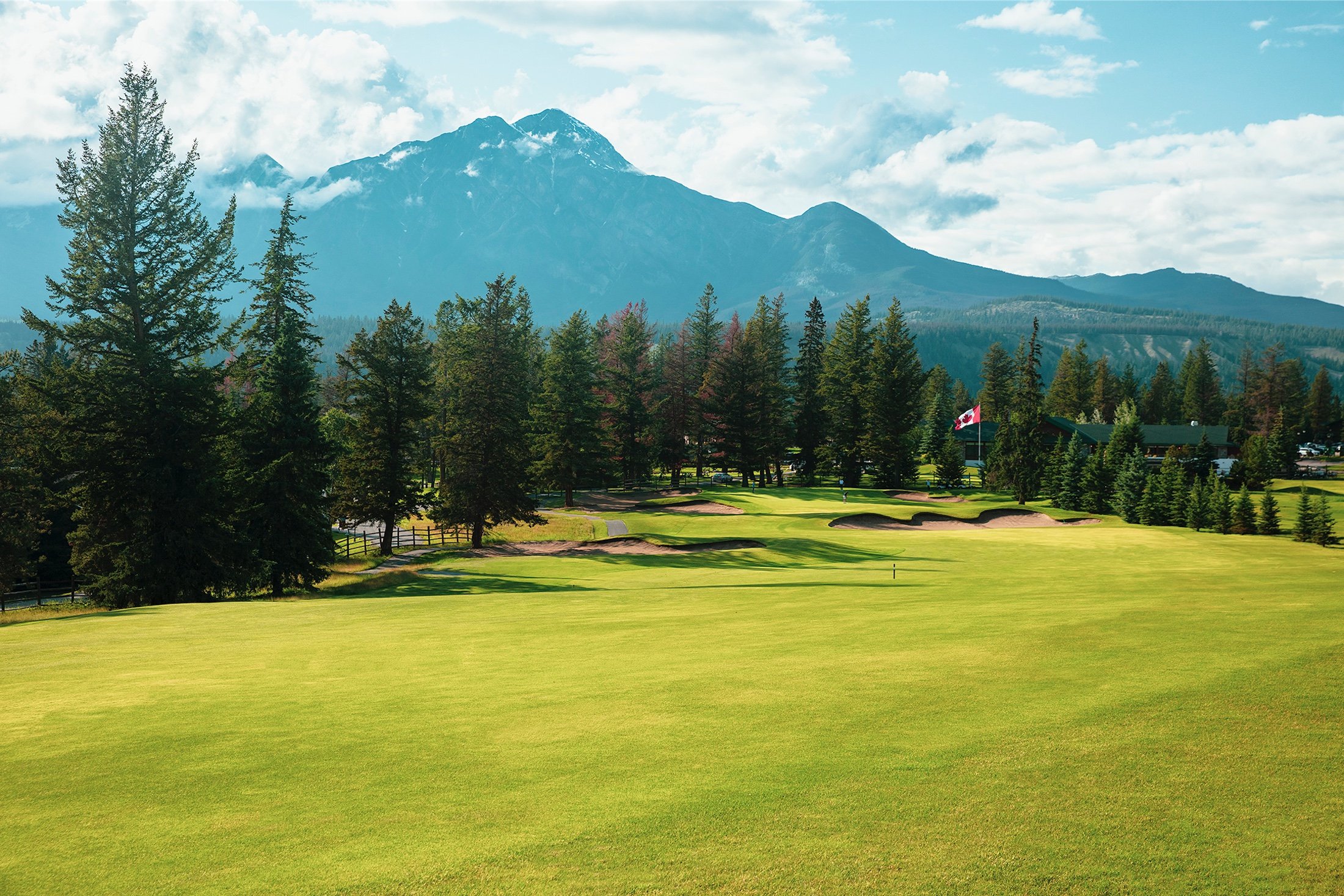 driving-range-fairmont-jasper-park-lodge